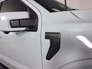 Ford F-150 2023 4x4 Lariat 4dr SuperCrew 5.5 ft. SB