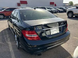 Mercedes-Benz Clase C 2012 C 250 Lujo 4dr Sedán