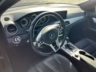 Mercedes-Benz Clase C 2012 C 250 Lujo 4dr Sedán