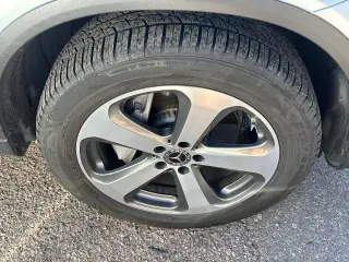 Mercedes-Benz GLC 2017 GLC 300 4dr SUV
