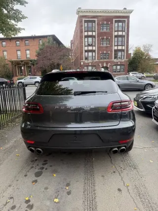 2017 Porsche Macan