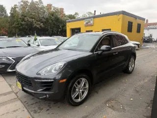 2017 Porsche Macan