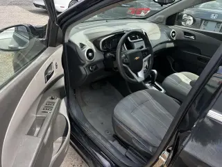 Sonic 2020 Chevrolet LT Sedán de automóvil automático