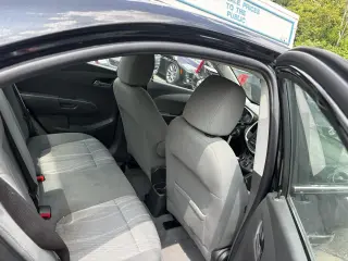 Sonic 2020 Chevrolet LT Sedán de automóvil automático