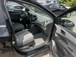 Sonic 2020 Chevrolet LT Sedán de automóvil automático