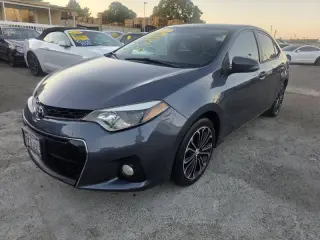 Toyota Corolla 2015