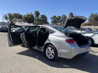 2016 Chrysler 200