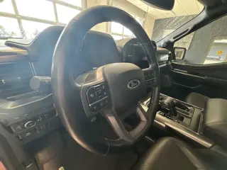 Ford F-150 2023 4x4 Lariat 4dr SuperCrew 5.5 ft. SB