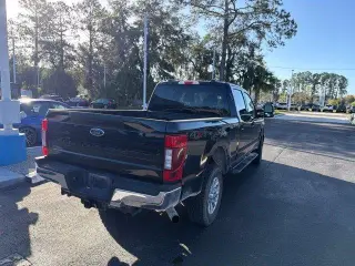 Ford F-250 Super Duty 2022 4x4 XLT 4 puertas Crew Cab 2.07 m. Bed Pickup