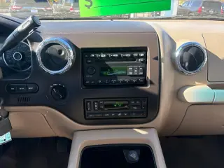 2005 Ford Expedition Eddie Bauer
