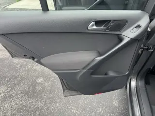 2015 Volkswagen Tiguan 4MOTION 4dr Auto S