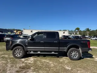 Ford F-350 Super Duty 2019 4x4 Lariat 4dr Crew Cab 6.8 ft. SB SRW Pickup