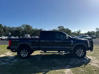 Ford F-350 Super Duty 2019 4x4 Lariat 4dr Crew Cab 6.8 ft. SB SRW Pickup