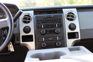 2013 Ford F-150 4WD SuperCab 133" XLT