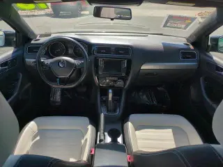 Volkswagen Jetta 2016 1.8T Sport 4dr Sedan 6A PZEV