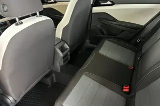 Volkswagen Taos 2026 S 4dr SUV