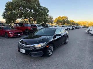 Honda Civic 2018 LX 4dr Sedán CVT