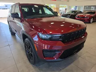 Jeep Grand Cherokee 2025 4x4 Laredo 4dr SUV