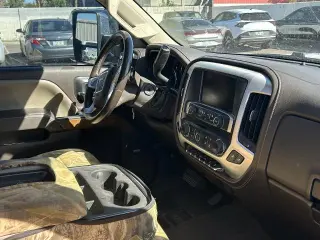 GMC Sierra 2500HD 2015 4x4 SLT 4dr Crew Cab SB