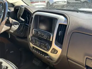 GMC Sierra 2500HD 2015 4x4 SLT 4dr Crew Cab SB