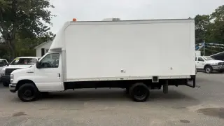2015 Ford Econoline E-450 Super Duty 176" DRW