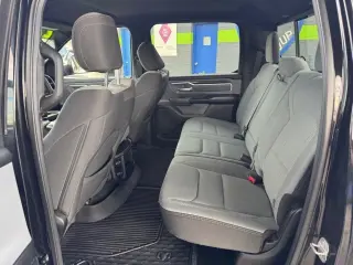 2022 RAM 1500 Big Horn 4x4 Crew Cab 6'4" Box