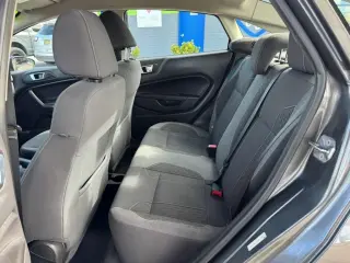 2015 Ford Fiesta 4dr Sdn SE