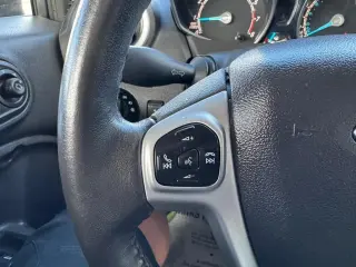 2015 Ford Fiesta 4dr Sdn SE