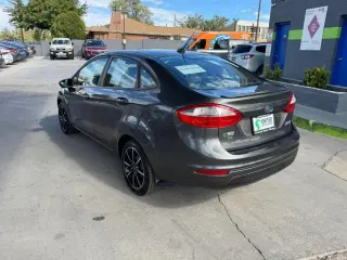 2015 Ford Fiesta 4dr Sdn SE