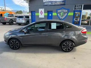 2015 Ford Fiesta 4dr Sdn SE