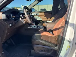 Ford Explorer 2022 AWD King Ranch 4dr SUV