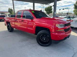 2017 Chevrolet Silverado 1500 4WD Double Cab 143.5" Custom