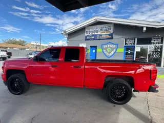 2017 Chevrolet Silverado 1500 4WD Double Cab 143.5" Custom