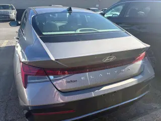 Hyundai ELANTRA 2024 SEL Sedán de 4 puertas