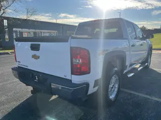 2011 Chevrolet Silverado 1500 4WD Crew Cab 143.5" LT