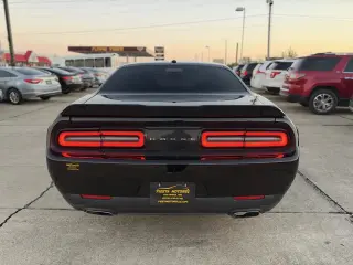 2015 Dodge Challenger SXT