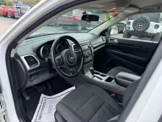 2013 Jeep Grand Cherokee 4WD 4dr Laredo