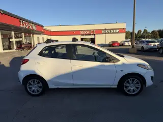 2012 Mazda MAZDA2 Base