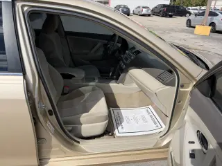 2011 Toyota Camry 4dr Sdn LE Auto