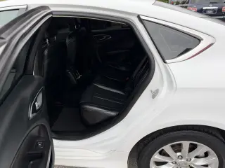 2015 Chrysler 200 4dr Sdn C FWD