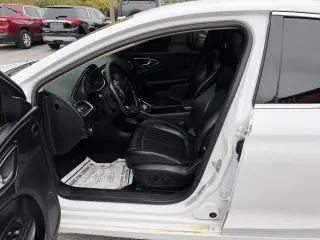 2015 Chrysler 200 4dr Sdn C FWD