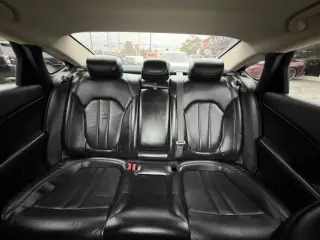 2015 Chrysler 200 4dr Sdn C FWD