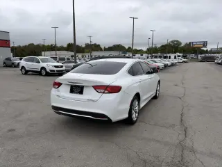 2015 Chrysler 200 4dr Sdn C FWD