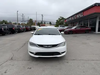 2015 Chrysler 200 4dr Sdn C FWD
