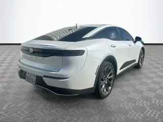 Toyota Corona 2024 AWD Limited 4dr Sedán