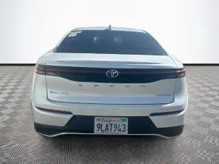 Toyota Corona 2024 AWD Limited 4dr Sedán