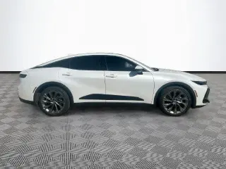 Toyota Corona 2024 AWD Limited 4dr Sedán