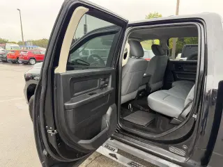 2014 RAM 1500 4WD Crew Cab 140.5" Express