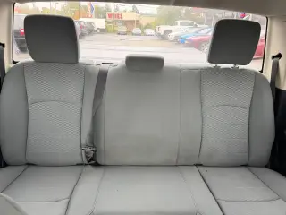 2014 RAM 1500 4WD Crew Cab 140.5" Express
