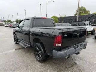2014 RAM 1500 4WD Crew Cab 140.5" Express